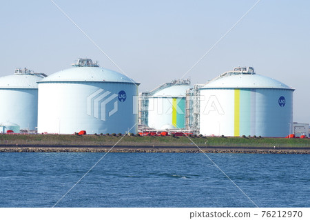 View of LNG tanks in the industrial area View of LNG tanks in the industrial area 76212970