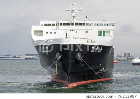 從名古屋港出發的汽車運輸車的風景 從名古屋港出發的汽車運輸車的風景 76212987