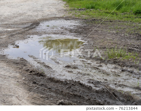 雨後有水的車轍風景 76213844