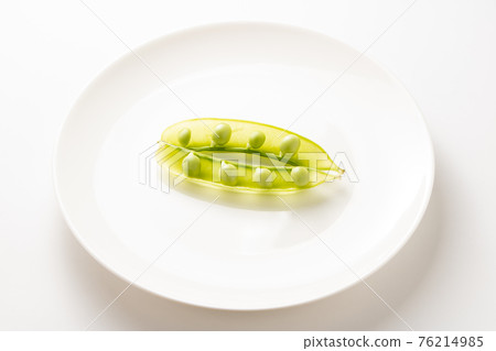 有開放豆莢的臼井豌豆(細豆)。 有開放豆莢的臼井豌豆(細豆)。 76214985