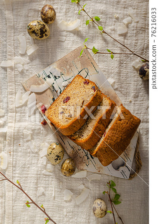 Traditional easter bread Traditional easter bread 76216033