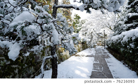 Snow scene of Jigen-do Hall in Sakamoto, Otsu City Snow scene of Jigen-do Hall in Sakamoto, Otsu City 76216093