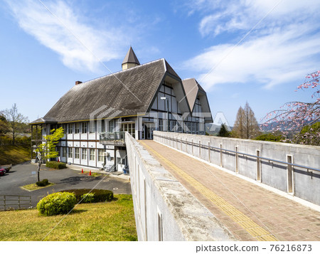 Green Hill Gohara where cherry blossoms bloom 76216873