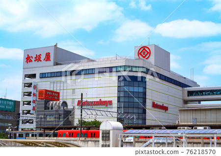 車站前的火車和百貨公司的風景，在豐田市名鐵豐田田站下了 76218570