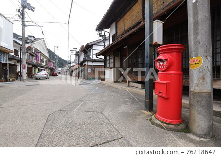 兵庫出石(豐岡市) Maru Post 保留在 Shigendenken 地區的舊街景中 兵庫出石(豐岡市) Maru Post 保留在 Shigendenken 地區的舊街景中 76218642