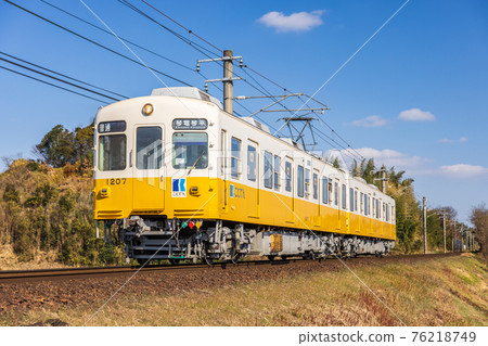 Ta宮和Hay塚之間的琴登琴平平線1200系列（原京急700系列） 76218749