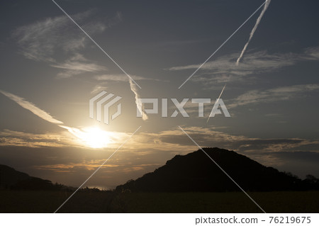 在黃昏的景觀 76219675