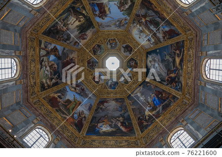 Panoramic view of interior cupola of the Medici Chapels (Cappelle Medicee) Panoramic view of interior cupola of the Medici Chapels (Cappelle Medicee) 76221600