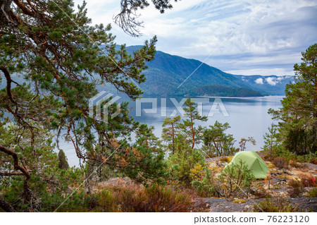 Wild camping by a lake in Norway 76223120