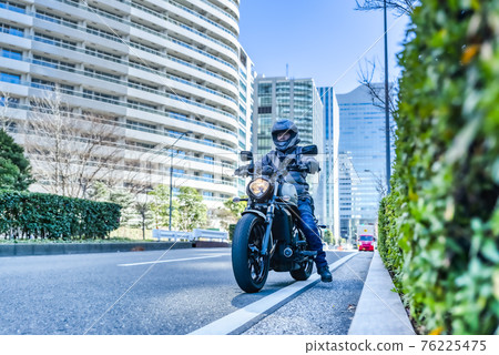 Yokohama and cruiser bikes 76225475