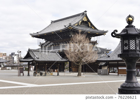 東本願寺天王門 76226621