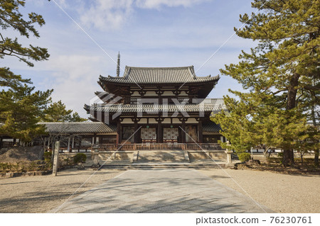 The central gate of Horyuji Temple in Nara The central gate of Horyuji Temple in Nara 76230761