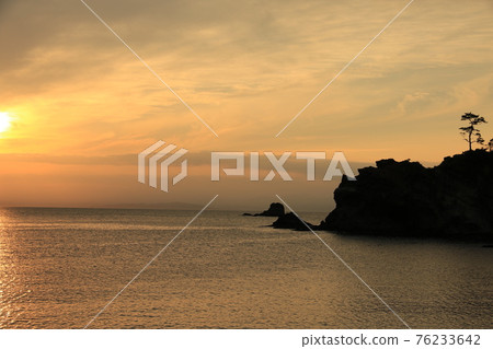 Sunset in Nishiizu on the Izu Peninsula 76233642