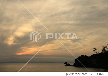 Sunset in Nishiizu on the Izu Peninsula Sunset in Nishiizu on the Izu Peninsula 76233669