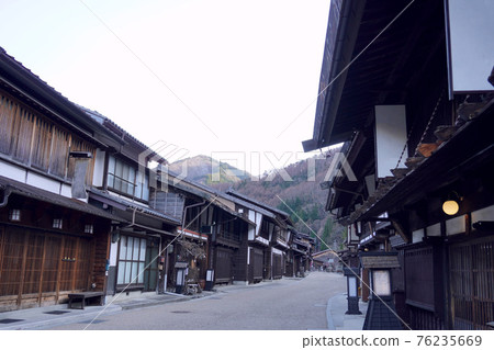 木曾奈良井宿舊街景【重要傳統建築保存地區】/長野縣鹽尻市 76235669