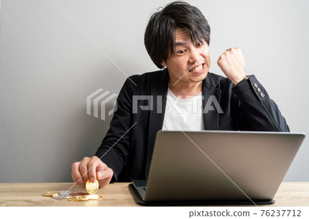 十億人擁有虛擬貨幣 十億人擁有虛擬貨幣 76237712