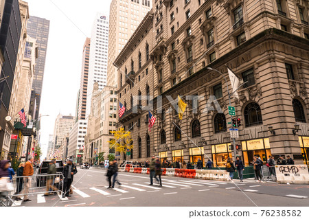 《紐約》曼哈頓中城第五大道 《紐約》曼哈頓中城第五大道 76238582