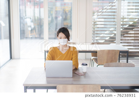 Female working mask Female working mask 76238931