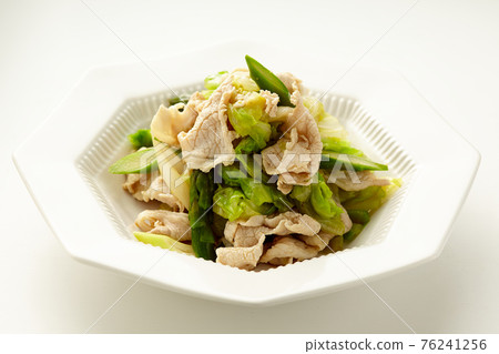 Asparagus and cabbage pork shabu-shabu salad 76241256