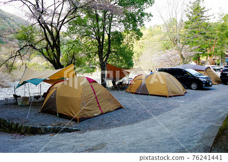 Spring auto campsite 76241441