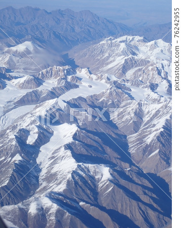 新疆維吾爾自治區天山天山定期航班鳥瞰圖 76242955