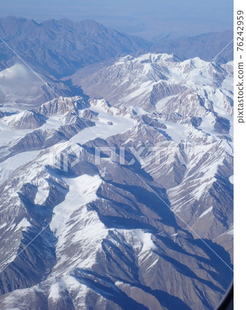 新疆維吾爾自治區天山天山定期航班鳥瞰圖 76242959