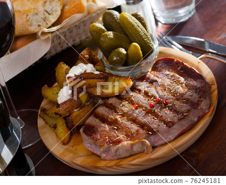 Roasted veal steak 76245181
