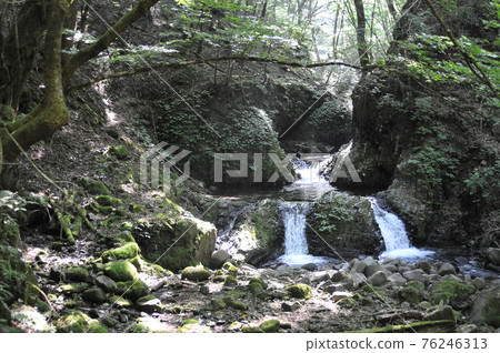 多摩川的源頭小菅川上游。登山、溪流垂釣的人氣景點 76246313