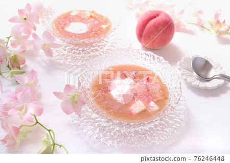 Cold peach soup, thigh soup, peach soup Cold peach soup, thigh soup, peach soup 76246448