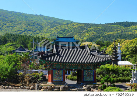 Jeju, Buddhism, temple, Gwaneumsa, Seondeoksa, Beopseongsa, Beophwasa, Seonlimsa, cherry blossoms, spring flowers, spring, lanterns, Hanok, Buddha's birthday Jeju, Buddhism, temple, Gwaneumsa, Seondeoksa, Beopseongsa, Beophwasa, Seonlimsa, cherry blossoms, spring flowers, spring, lanterns, Hanok, Buddha's birthday 76246559