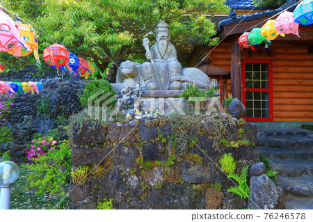 Jeju, Buddhism, temple, Gwaneumsa, Seondeoksa, Beopseongsa, Beophwasa, Seonlimsa, cherry blossoms, spring flowers, spring, lanterns, Hanok, Buddha's birthday Jeju, Buddhism, temple, Gwaneumsa, Seondeoksa, Beopseongsa, Beophwasa, Seonlimsa, cherry blossoms, spring flowers, spring, lanterns, Hanok, Buddha's birthday 76246578