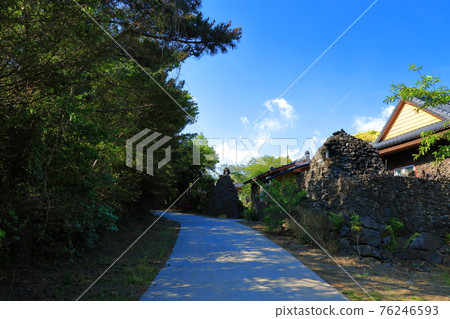 Jeju, Buddhism, temple, Gwaneumsa, Seondeoksa, Beopseongsa, Beophwasa, Seonlimsa, cherry blossoms, spring flowers, spring, lanterns, Hanok, Buddha's birthday Jeju, Buddhism, temple, Gwaneumsa, Seondeoksa, Beopseongsa, Beophwasa, Seonlimsa, cherry blossoms, spring flowers, spring, lanterns, Hanok, Buddha's birthday 76246593