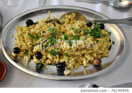 Portugal, Tomar, specialty dish "Bakalyau (dried dara) a brass" 76246946