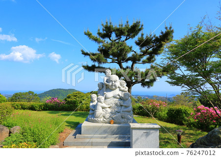 Jeju, Buddhism, temple, Gwaneumsa, Cheonwasa, Guamgulsa, Buddha statue, Sakyamuni, cherry blossoms, spring, lanterns, Hanok, Sakyamuni's birthday Jeju, Buddhism, temple, Gwaneumsa, Cheonwasa, Guamgulsa, Buddha statue, Sakyamuni, cherry blossoms, spring, lanterns, Hanok, Sakyamuni's birthday 76247012
