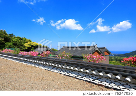 Jeju, Buddhism, temple, Gwaneumsa, Cheonwasa, Guamgulsa, Buddha statue, Sakyamuni, cherry blossoms, spring, lanterns, Hanok, Sakyamuni's birthday Jeju, Buddhism, temple, Gwaneumsa, Cheonwasa, Guamgulsa, Buddha statue, Sakyamuni, cherry blossoms, spring, lanterns, Hanok, Sakyamuni's birthday 76247020