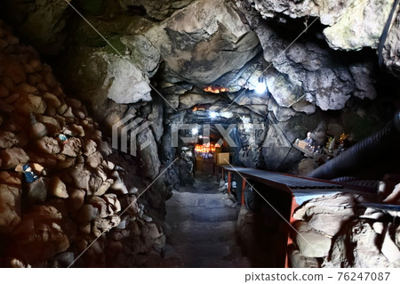 Jeju, Buddhism, temple, Gwaneumsa, Cheonwasa, Guamgulsa, Buddha statue, Sakyamuni, cherry blossoms, spring, lanterns, Hanok, Sakyamuni's birthday Jeju, Buddhism, temple, Gwaneumsa, Cheonwasa, Guamgulsa, Buddha statue, Sakyamuni, cherry blossoms, spring, lanterns, Hanok, Sakyamuni's birthday 76247087