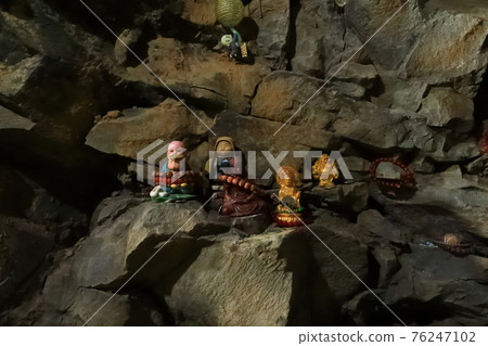 Jeju, Buddhism, temple, Gwaneumsa, Cheonwasa, Guamgulsa, Buddha statue, Sakyamuni, cherry blossoms, spring, lanterns, Hanok, Sakyamuni's birthday 76247102