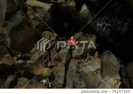 Jeju, Buddhism, temple, Gwaneumsa, Cheonwasa, Guamgulsa, Buddha statue, Sakyamuni, cherry blossoms, spring, lanterns, Hanok, Sakyamuni's birthday Jeju, Buddhism, temple, Gwaneumsa, Cheonwasa, Guamgulsa, Buddha statue, Sakyamuni, cherry blossoms, spring, lanterns, Hanok, Sakyamuni's birthday 76247103