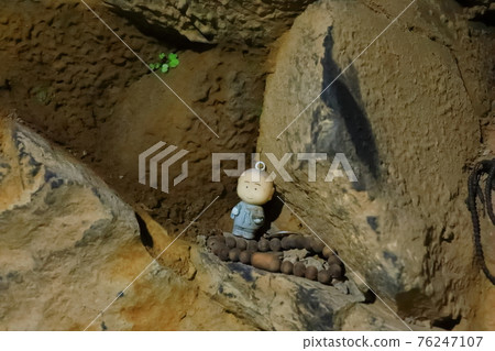 Jeju, Buddhism, temple, Gwaneumsa, Cheonwasa, Guamgulsa, Buddha statue, Sakyamuni, cherry blossoms, spring, lanterns, Hanok, Sakyamuni's birthday 76247107