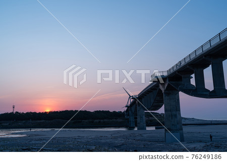 Kakegawa / Shiosai Bridge where the sun rises Kakegawa / Shiosai Bridge where the sun rises 76249186