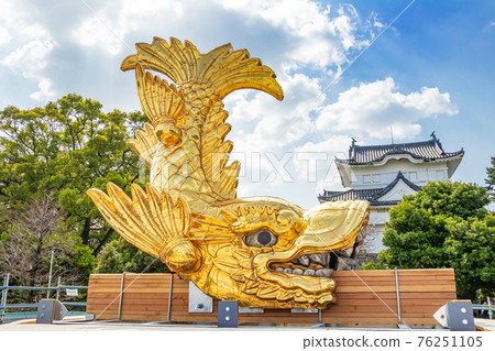 Nagoya Castle, male gold sardine that descended to the ground <Nagoya City, Aichi Prefecture> 76251105