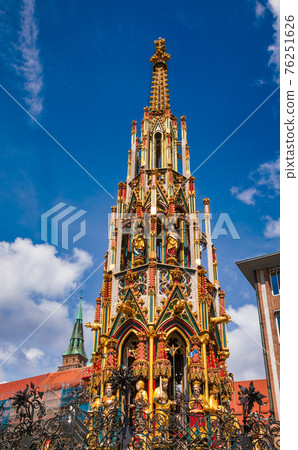 Schoner Brunnen Fountain Hauptmarkt Nuremberg Bavaria Germany 76251626