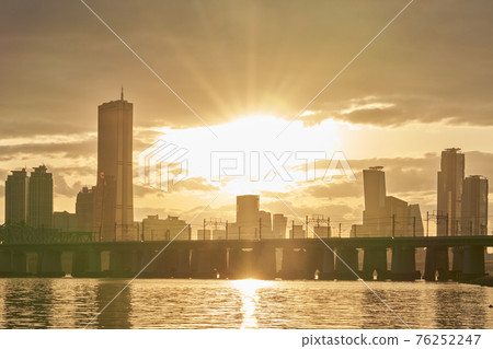 63 Building, Seoul International Finance Center, Securities District, Hangang Bridge, Yeouido, Yeongdeungpo-gu, Hangang, Seoul 63 Building, Seoul International Finance Center, Securities District, Hangang Bridge, Yeouido, Yeongdeungpo-gu, Hangang, Seoul 76252247