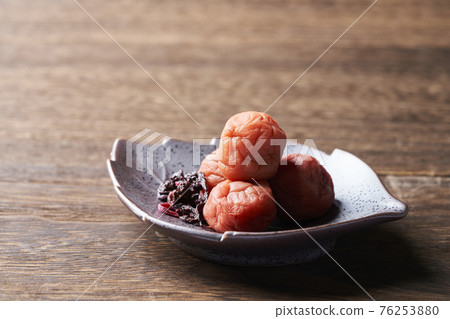 Umeboshi served in a bowl 76253880