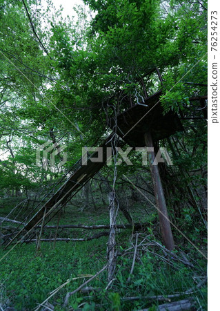 廢墟山梨縣江草小學關閉學校教室遊樂場玩具套裝 76254273