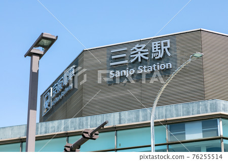 Keihan Railway Sanjo Station 76255514