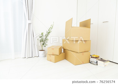 Moving image Moving image 76256574