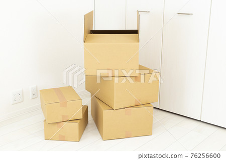 Moving image Moving image 76256600