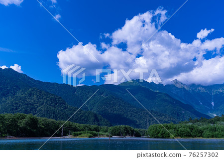 Kamikochi, Matsumoto City, Nagano Prefecture, Mt. Hotaka, scenic spots, mountains, rivers, Azusa River, Japanese Alps, mountains, Chubu Mountain National Park 76257302