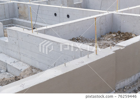 Foundation of housing 76259446